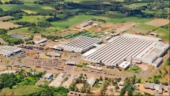 Produção de máquinas agrícolas na fábrica da John Deere em Horizontina será suspensa temporariamente
