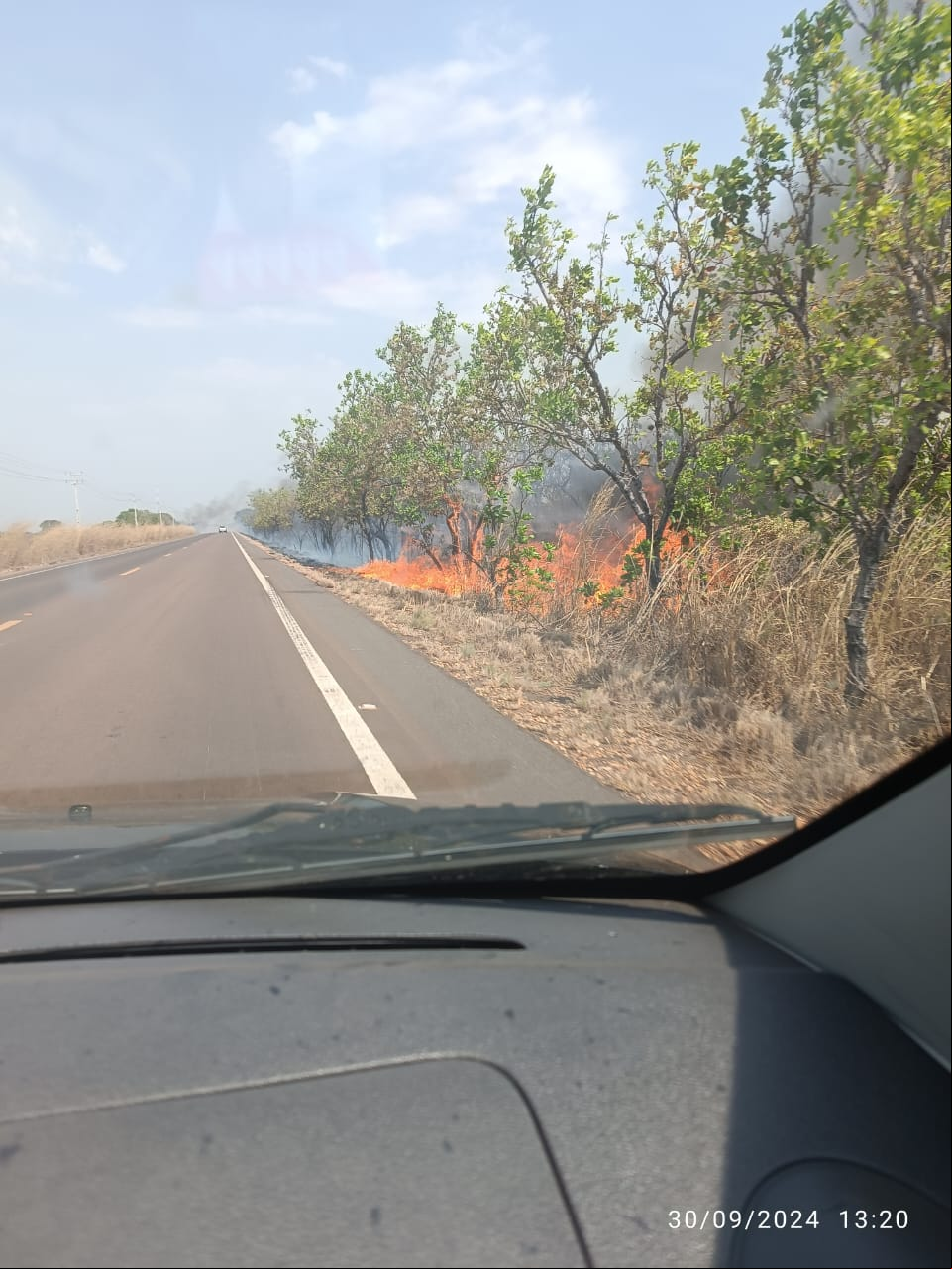 Incêndio atinge vegetação às margens da MT-326