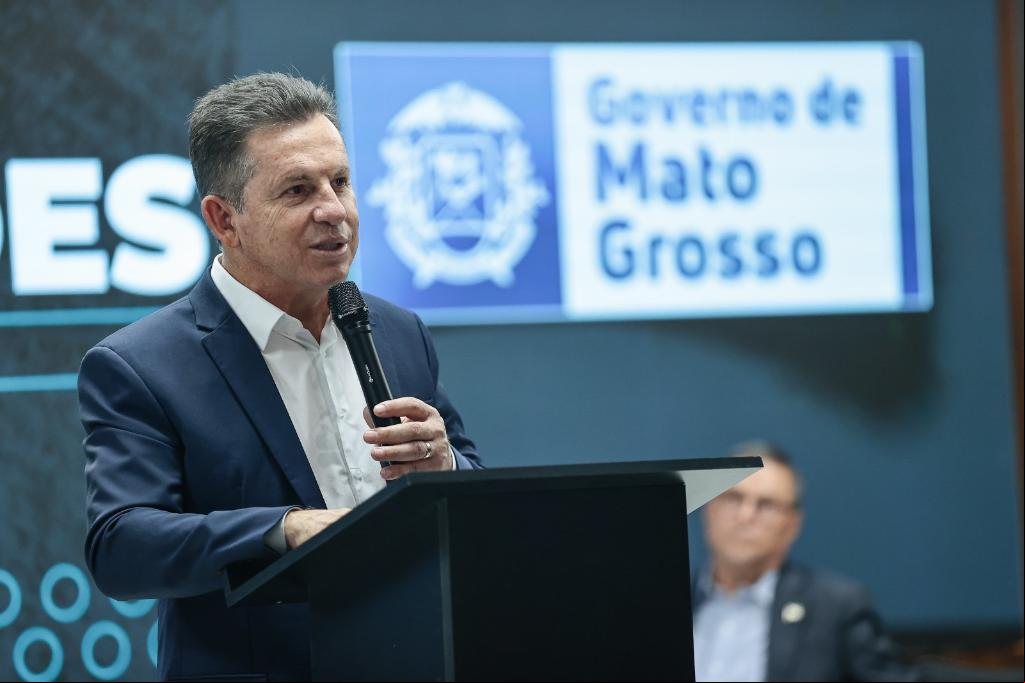 Governador sanciona lei que multa em R$ 5 mil quem jogar lixo em espaços públicos