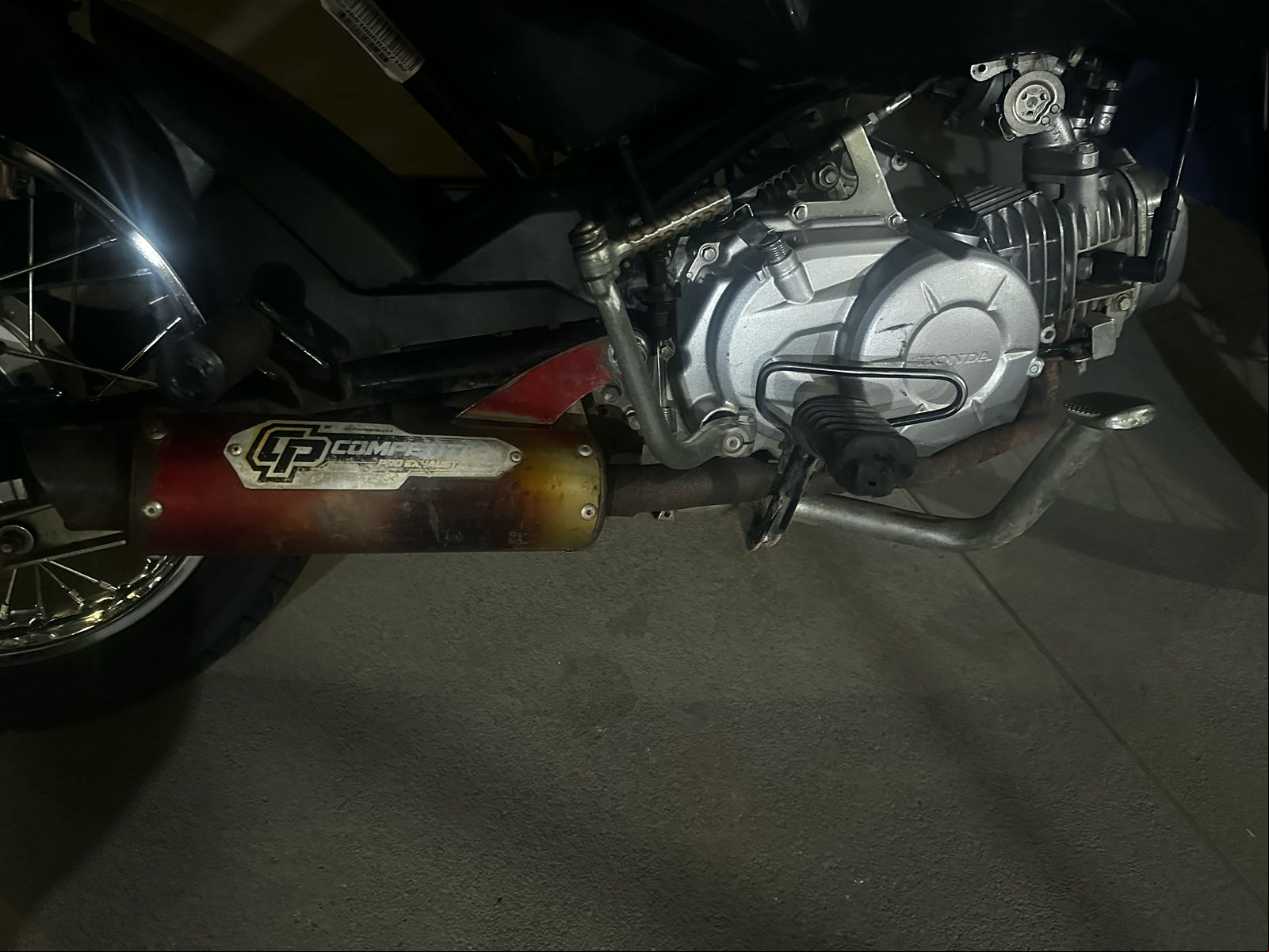 Motociclista é detido após barulho com escapamento esportivo