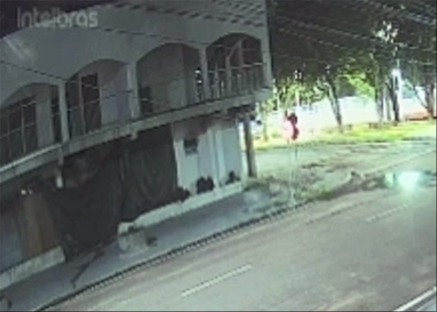Incêndio em prédio está sob investigação - veja vídeo do flagrante