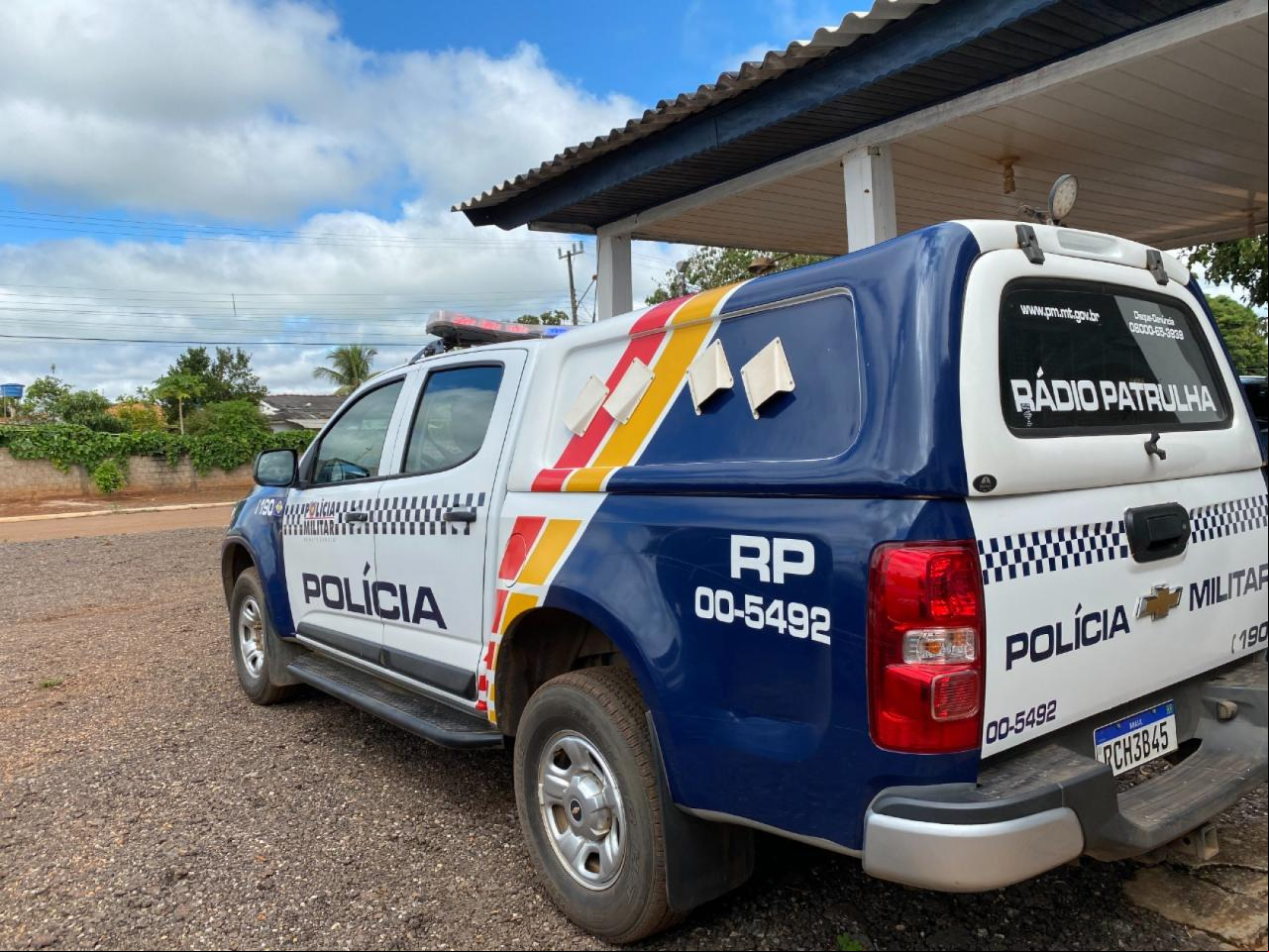 Ambulância é acionada, mas homem embriagado xinga socorrista e é detido pela PM